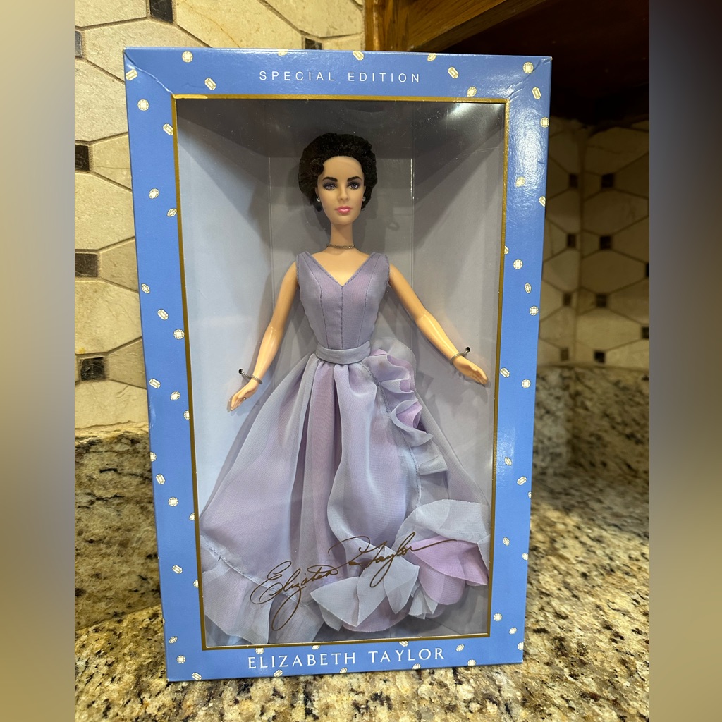 Elizabeth Taylor White Diamonds Barbie Special Edition